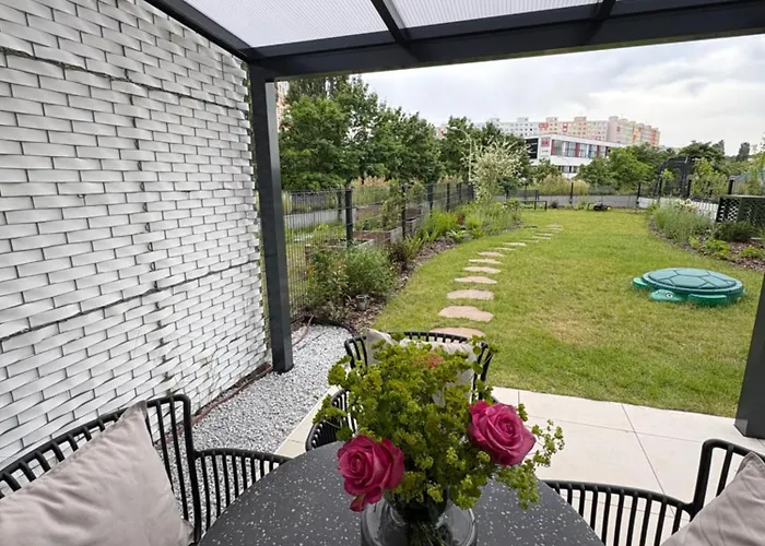 Beta - Free Garage, Air Condition, Garden, At Metro, 2nd Parking On Request Lejlighed Prag