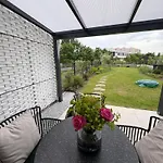 Beta - Free Garage, Air Condition, Garden, At Metro, 2nd Parking On Request Appartement Praag
