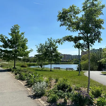 Beta - Free Garage, Air Condition, Garden, At Metro, 2nd Parking On Request Apartment *