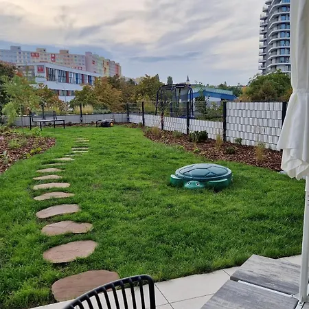 Beta - Free Garage, Air Condition, Garden, At Metro, 2nd Parking On Request * Prague