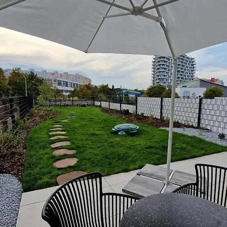 Beta - Free Garage, Air Condition, Garden, At Metro, 2nd Parking On Request Apartment