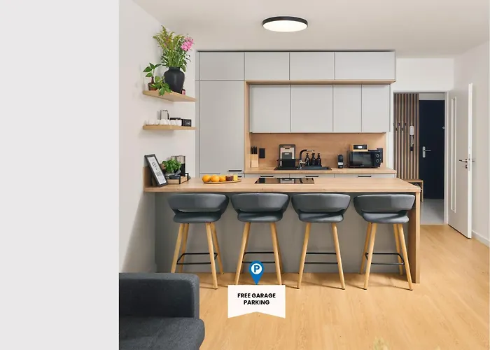 Beta - Free Garage, Air Condition, Garden, At Metro, 2nd Parking On Request 프라하